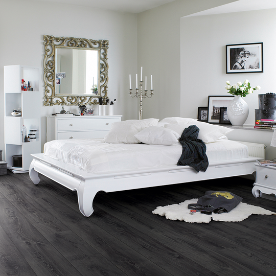 Laminatgolv Pergo Long Plank 4V Midnight Oak1-Stav